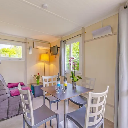 Holiday home By The River In Nouvelle-aquitaine *